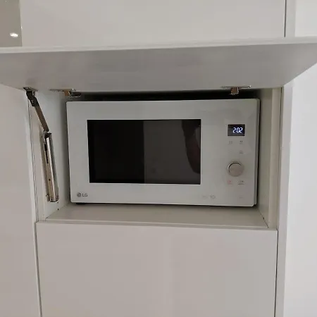 Appartement 3 Or 4 Bedroom Perfect Location!