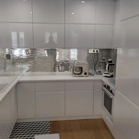 Appartement 3 Or 4 Bedroom Perfect Location! *