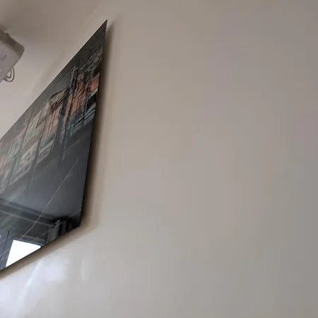 3 Or 4 Bedroom Perfect Location! * Paris