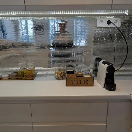 3 Or 4 Bedroom Perfect Location! Appartement
